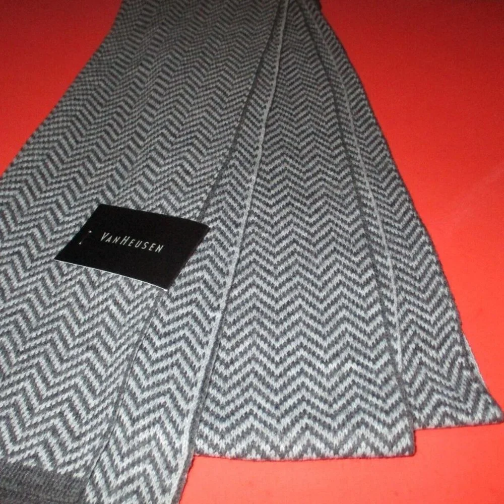 Van Heusen Men's Chevron Gray Scarf 10 x 76 NWT Winter Fall Fashion Accessory